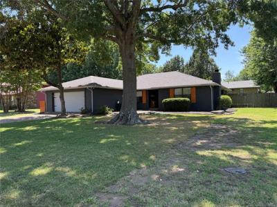 2503 Mallard Lane, McAlester, Oklahoma 74501, USA