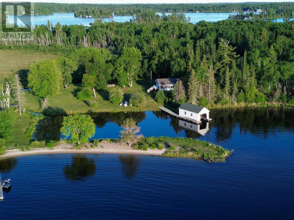 440 CONEY ISLAND, 436, 444 CONEY ISLAND, Kenora, Ontario P9N 3X4, Kanada