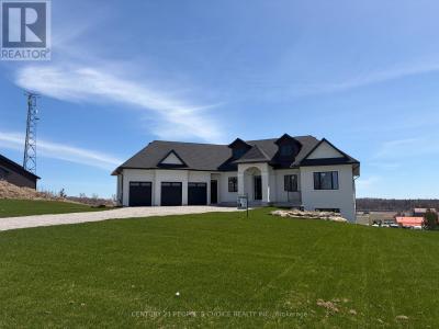 11 CALDWELL DRIVE, Oro-Medonte-, Ontario L0L 2L0, Canada