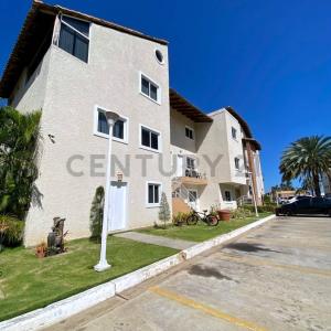 Av. Americo Vespucio townhouse en alquiler en el Conjunto Residencial Costa Azul, ubicado en la Av. Americo Vespucio, Lechería, Anzoategui 6016, Venezuela