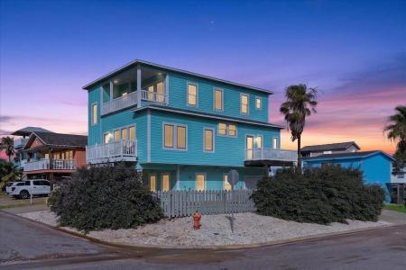 2008 Sand Point Circle, Port Aransas, Texas 78373, USA