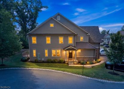 10 Albie Dr, Mountain Lakes Boro, New Jersey 07046-1901, USA