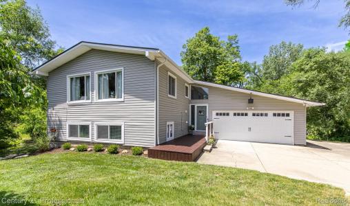 500 Neptune Drive, Ortonville, Michigan 48462, USA