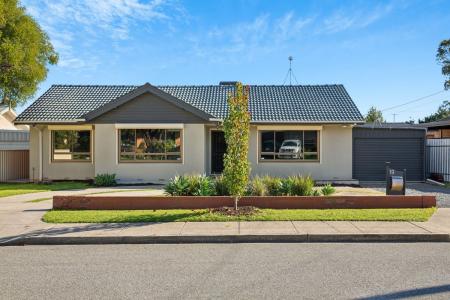 19 Greenbank Grove, Hackham West, SA 5163, Australia