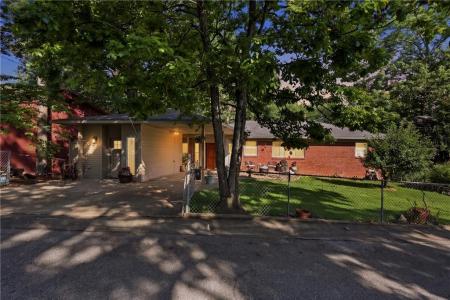 11 College St., Eureka Springs, Arkansas 72632, USA