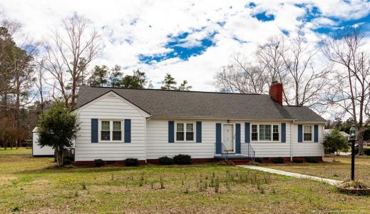 717 W. Cutlar Street, St. Pauls, North Carolina 28384, USA