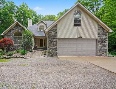 13275 Old Oaks Drive, Fenton, Michigan 48430, USA