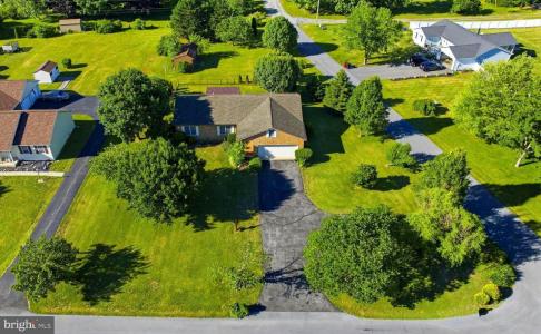 109 Venus Lane, Bunker Hill, West Virginia 25413, USA