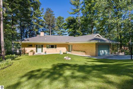 1630 Timber Lane Drive, Traverse City, Michigan 49686, États-Unis
