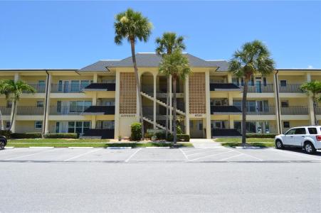 4700 Cove Circle , 107, St Petersburg, Florida 33708, USA
