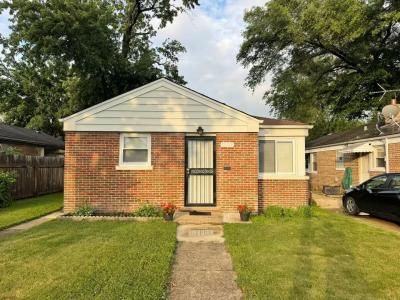 12529 S Loomis Street, Calumet Park, Illinois 60827, USA