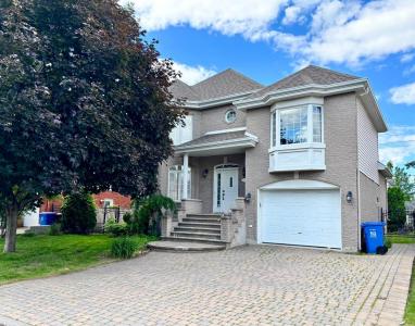 8710  Rue Odessa, Brossard, Quebec J4Y 3E8, Canada