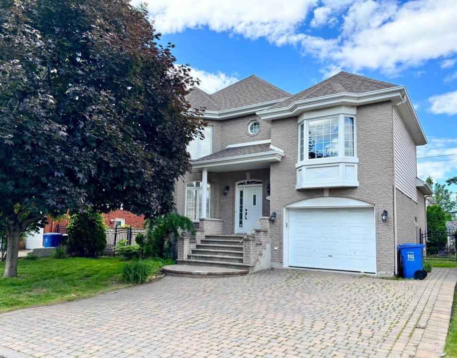 8710 Rue Odessa, Brossard, Quebec J4Y 3E8, Canada