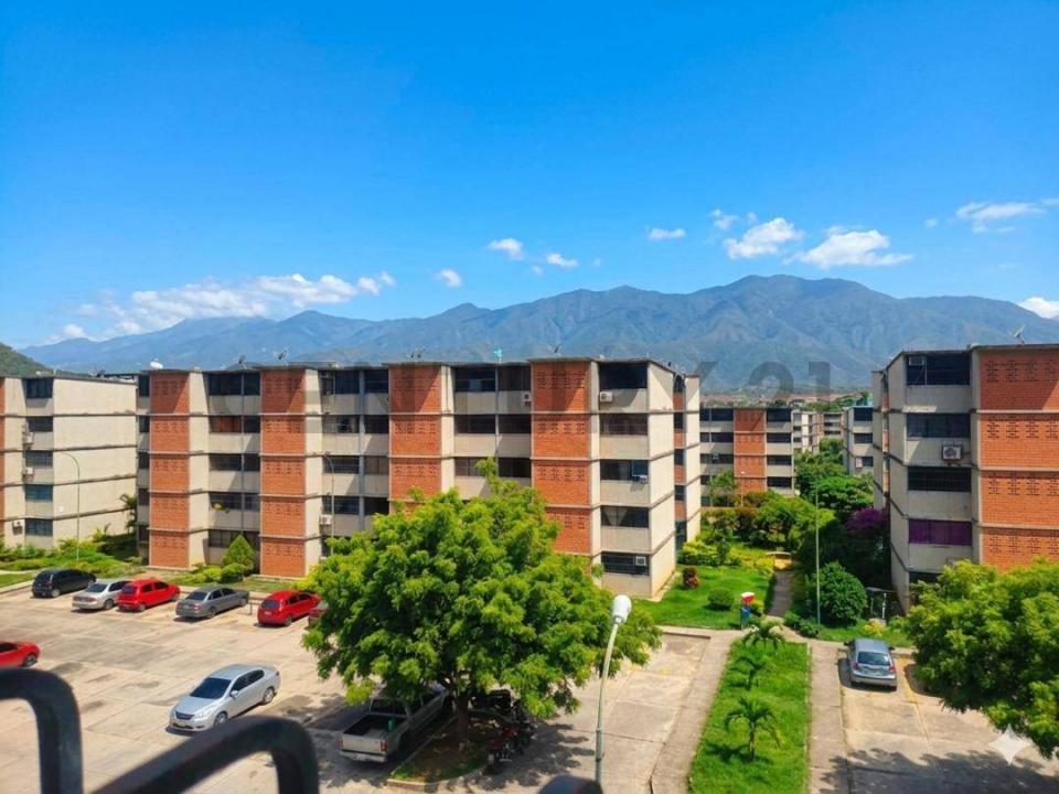 Av. Principal - Etapa V Edificio Moncloa, Guarenas, Miranda 00001, Venezuela
