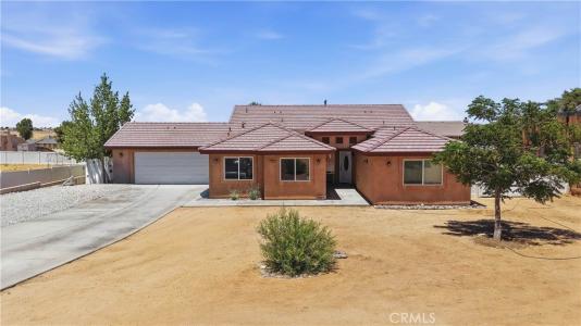 16346 Teton, Victorville, California 92395, USA