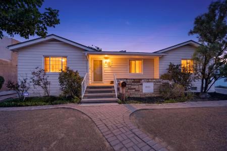 1022 Vassar Drive NE, Albuquerque, New Mexico 87106, USA