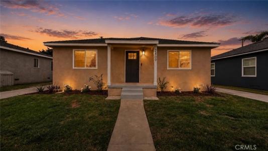 2409 Pepperwood Avenue, Long Beach, California 90815, USA
