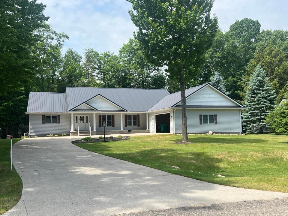 131 Indian Oaks Trail, Prudenville, Michigan 48651, États-Unis