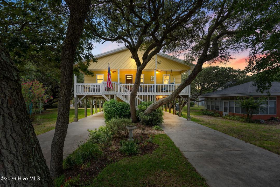 205 Womble Street, Oak Island, Caroline Du Nord 28465, États-Unis