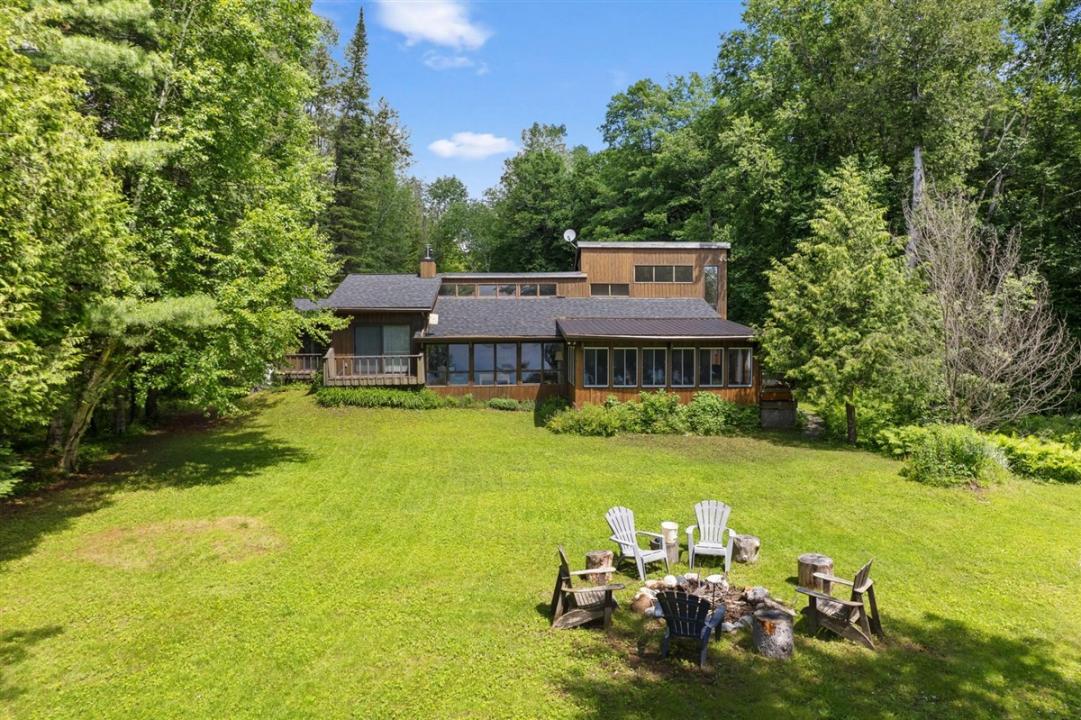 576 Ch. de Val-du-Lac, Val-des-Monts, Quebec J8N 2N5, Canadá