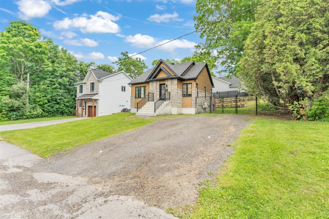 1620 Rue Montclair, Deux-Montagnes, Quebec J7R 1V3, Canadá