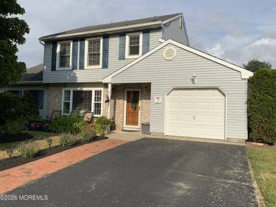 32 BRISTOLCOVE DR., HOWELL, New Jersey 07731, USA