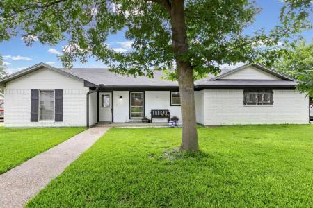 224 Crockett, Hewitt, Texas 76643, USA