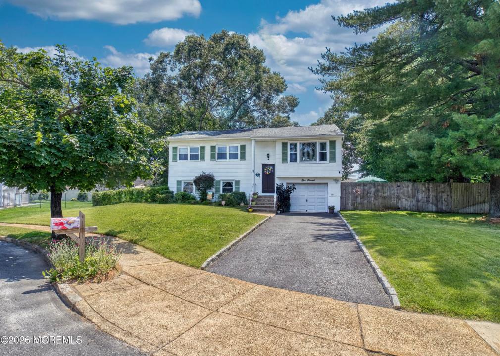 111 Poplar Way, Ziegel, New Jersey 08724, USA