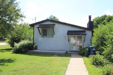 811 Beck Street, Charles City, Iowa 50616, USA