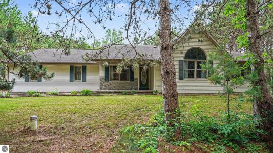 2107 W Kelly Drive, Mt Pleasant, Michigan 48858, USA