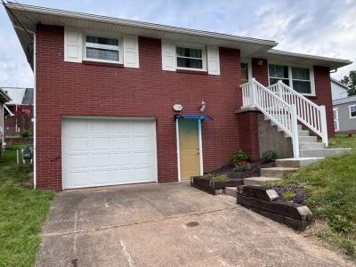213 St. Ann Way, Weirton, West Virginia 26062, USA