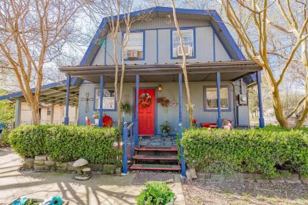 355 Spring Valley Street, Gun Barrel City, Texas 75156, USA