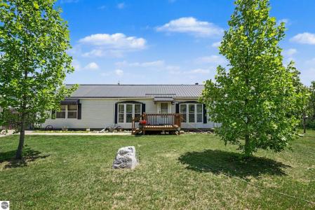 9145 Lydell Road, Farwell, Michigan 48622, Stati Uniti