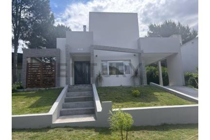 Los fresnos y Maipu , Monte Hermoso, Buenos Aires Costa Atlántica 8153, Argentina