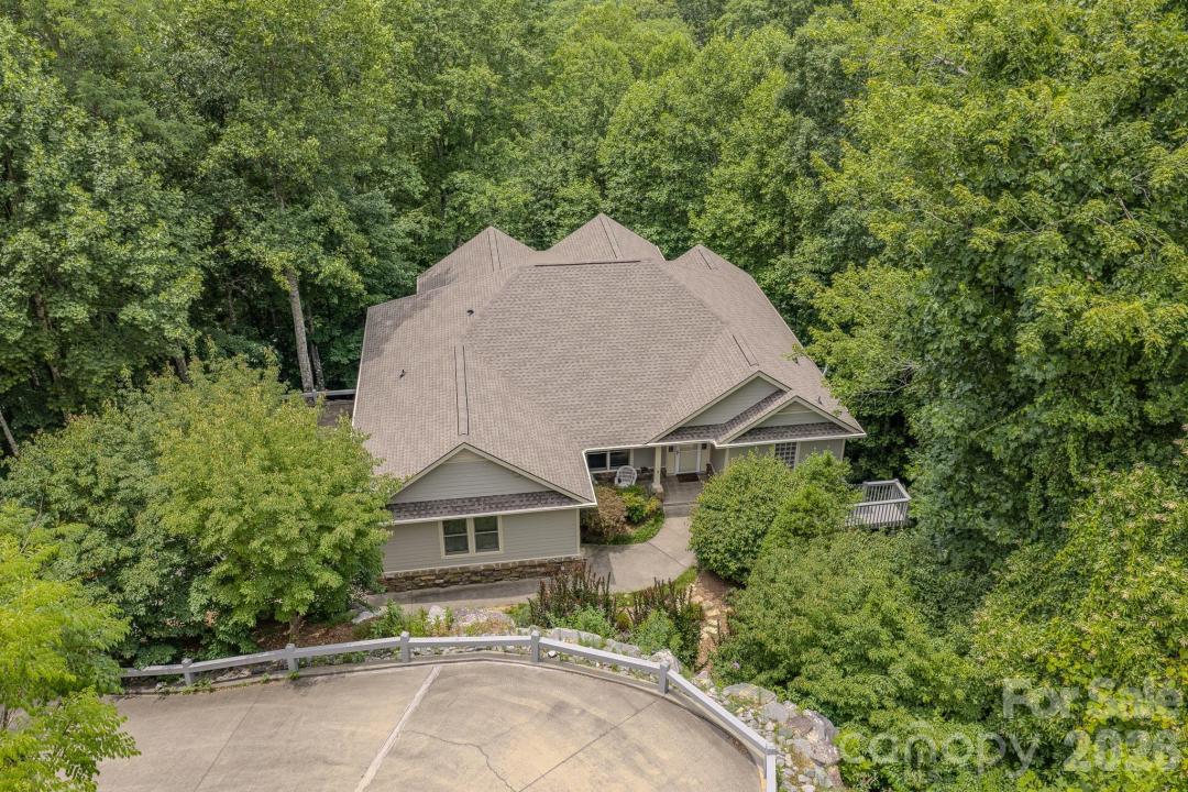329 Mountain Crest Drive, Hendersonville, Caroline Du Nord 28739, États-Unis