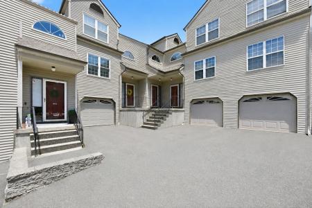 10 Taft Point, #8, Waterbury, Connecticut 06708, États-Unis