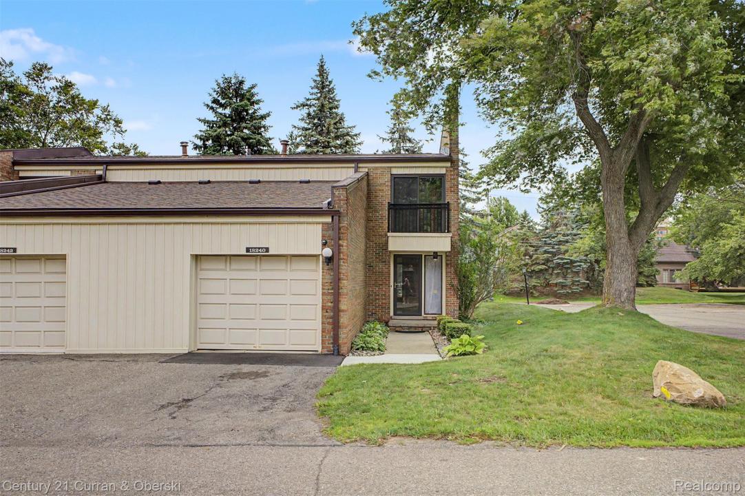 18240 University Park Drive, Livonia, Michigan 48152, États-Unis
