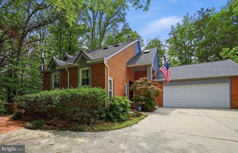 5610 Cavalier Woods Lane, Clifton, Virgínia 20124, Estados Unidos