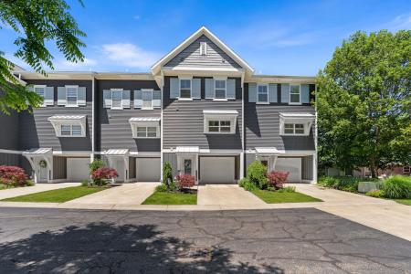 160 Keewatin Way , D, Douglas, Michigan 49406, USA