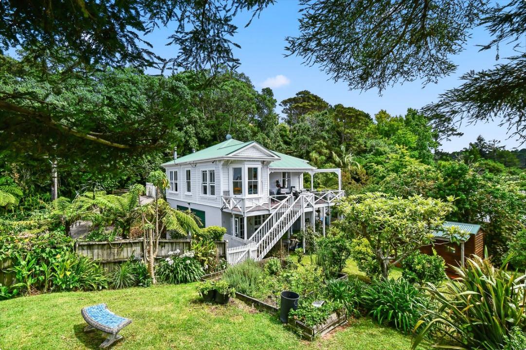 196 Wade River Road, Whangaparaoa, Auckland 0932, New Zealand