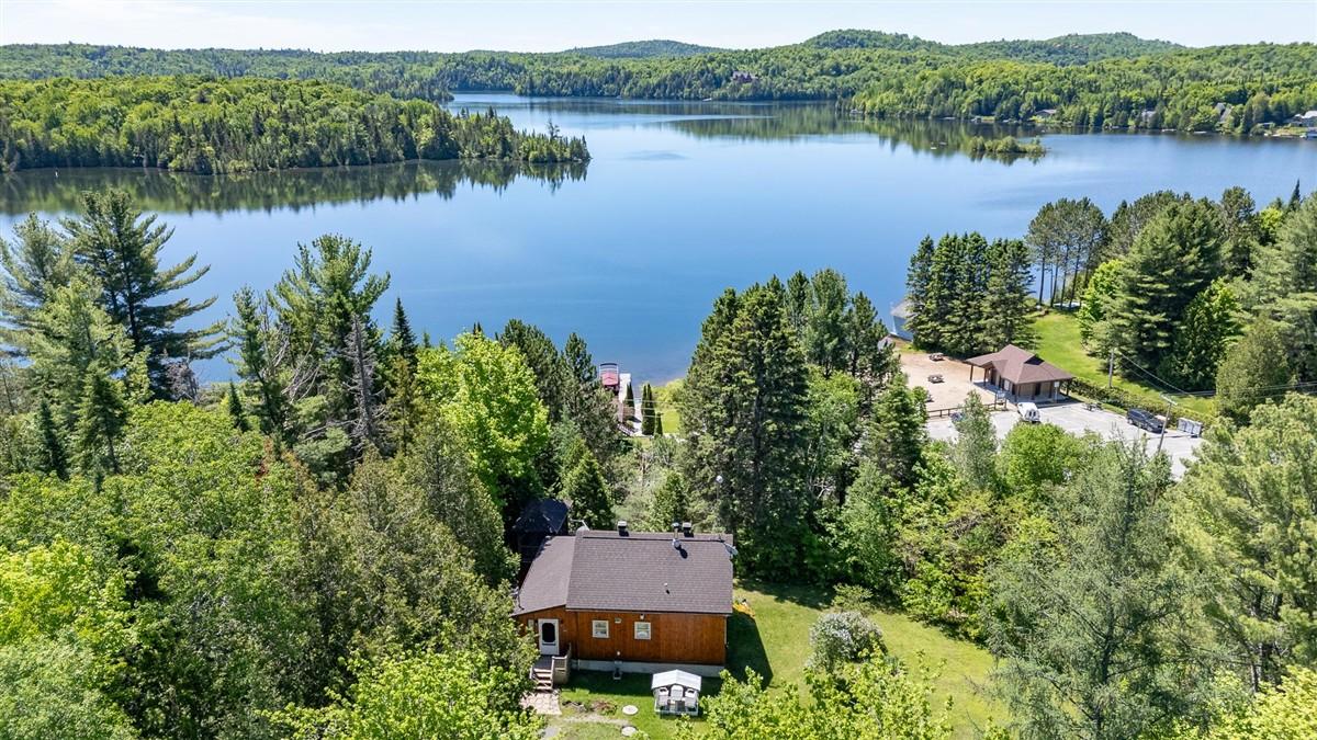 671-681 Ch. des Îles, Entrelacs, Quebec J0T 2E0, Canadá