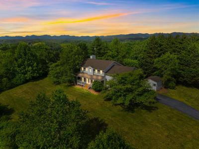 1091 Windswept Ridge, Marshall, North Carolina 28753, USA