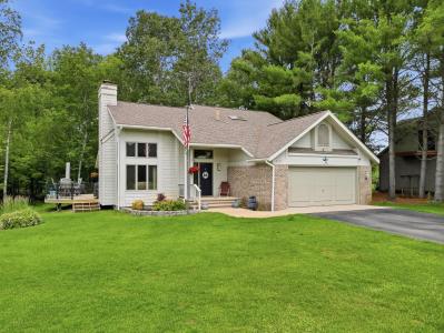 9551 Clubhouse Drive W., Canadian Lakes, Michigan 49346, États-Unis