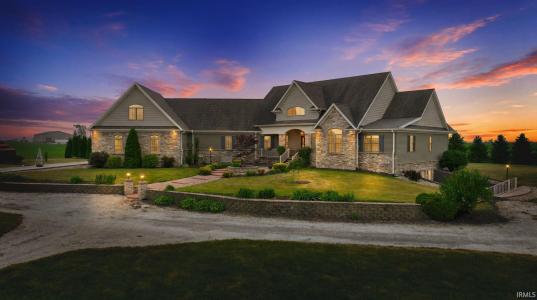 5705 E 30 S, Francesville, Indiana 47946-8609, États-Unis