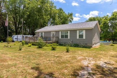 8184 Knox Road, West Frankfort, Illinois 62896, USA