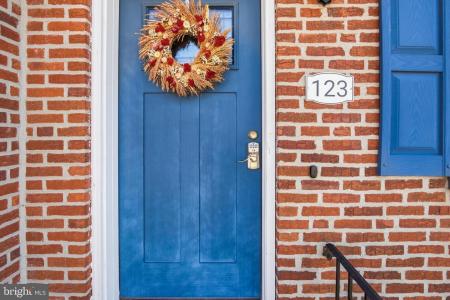 123 Folsom Ave, Folsom, Pennsylvania 19033, USA