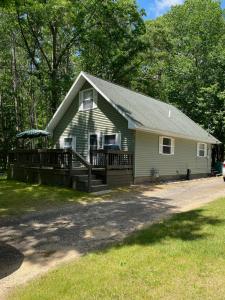 894 Springwood Drive, Prudenville, Michigan 48651, États-Unis