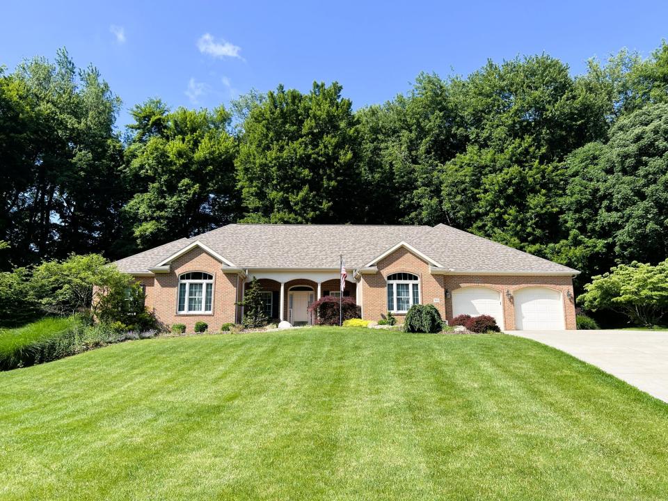 913 Howell Drive, Newark, Ohio 43055, USA