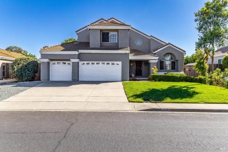 724 BUNDORAN Way, Vacaville, California 95688, USA