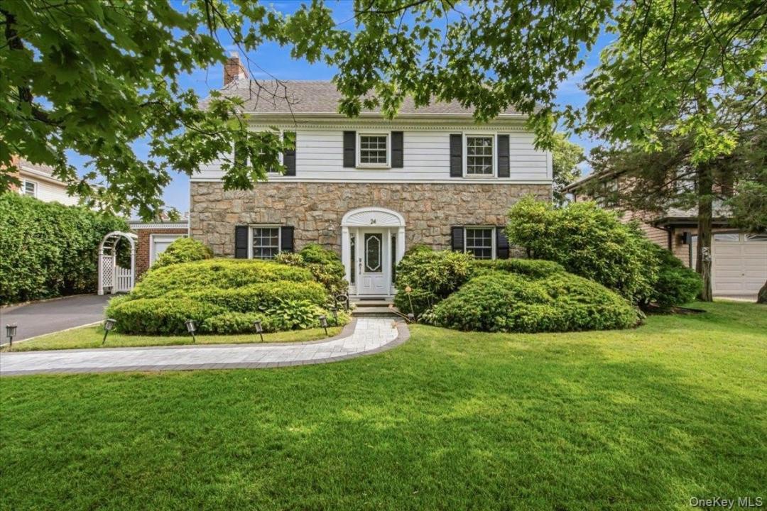 24 Overlook Road, Great Neck, New York 11020, Stati Uniti